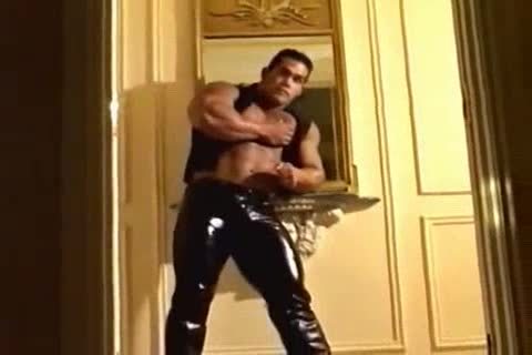 delicious MUSCLE LEATHER PANTS