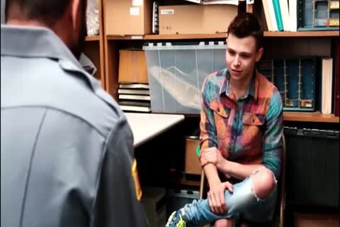 Mall Cop nails legal age teenager Shoplifter