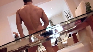 Maskurbate: Young bodybuilder Brad rushes good fuck