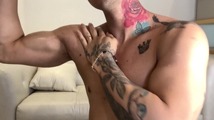 East Boys - Muscle latino gay cumshot outdoors