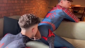 twinks: twink-Aranha Ativo Vs. twink-Aranha Passivo